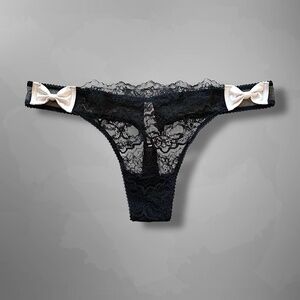 Victoria’s Secret thong panty L new